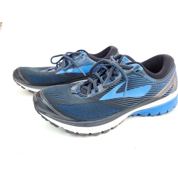 Athletic_Shoes